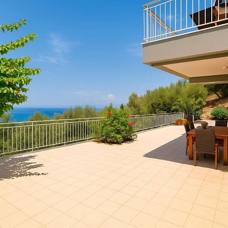 Villa Aigli Fully Equipped Getaway - Seaview Lux Retreat Kalamata Exterior foto