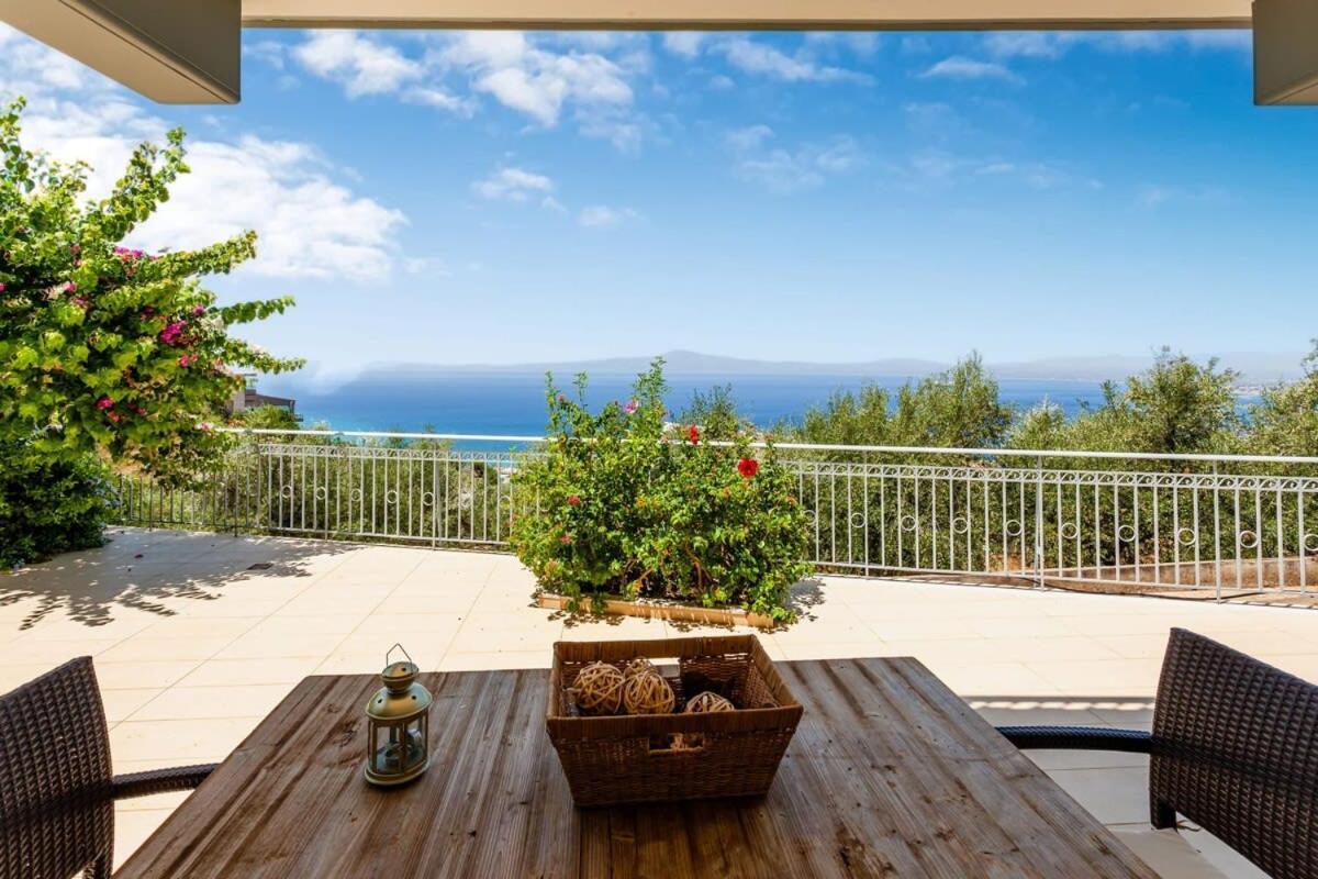 Villa Aigli Fully Equipped Getaway - Seaview Lux Retreat Kalamata Exterior foto